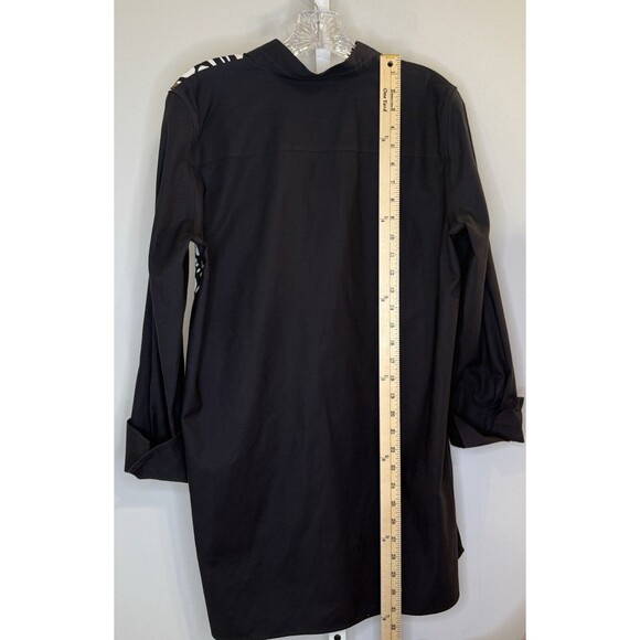 Chico’s No-Iron Tunic Top 1 (8 M) Black Animal Print Mix Zebra Leopard Stretch - Picture 5 of 8